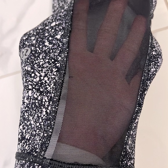 Lululemon Athletica Outrun 17" Crop Splatter White Black / Black Women’s Size 6 - Picture 12 of 15